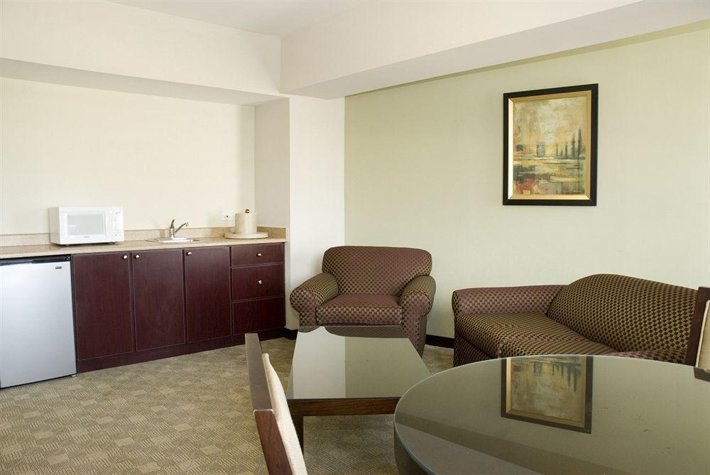 San Miguel Plaza Hotel Сан Хуан Стая снимка